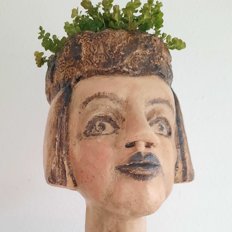 Karin Helm. Gartenköpfe & Stubenhocker