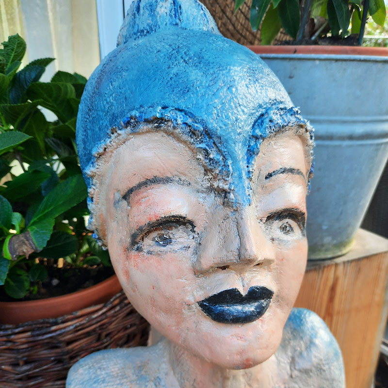 Karin Helm. Gartenköpfe & Stubenhocker